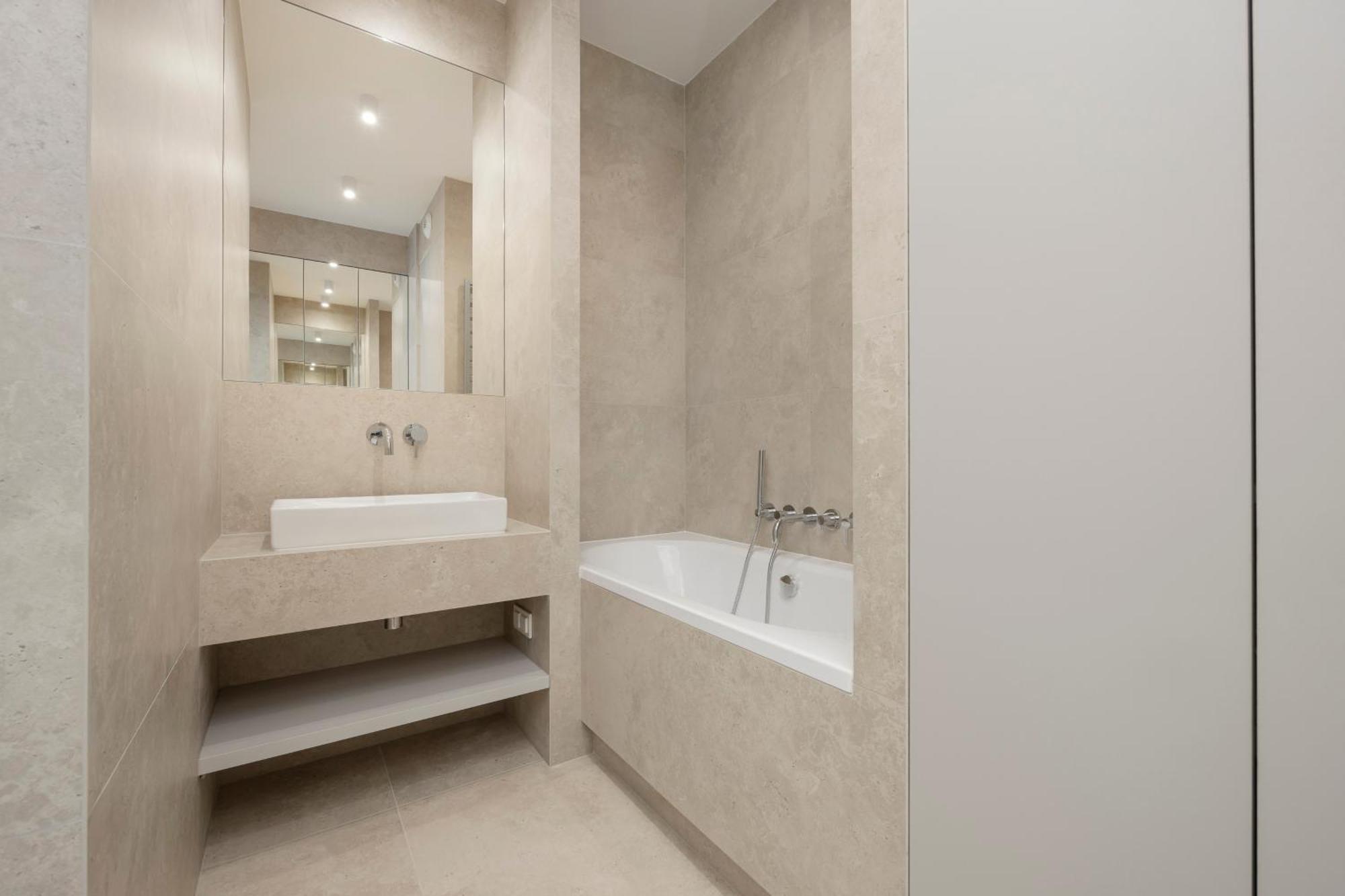 Three-bedroom Mokotow With Balcony By Renters Warschau