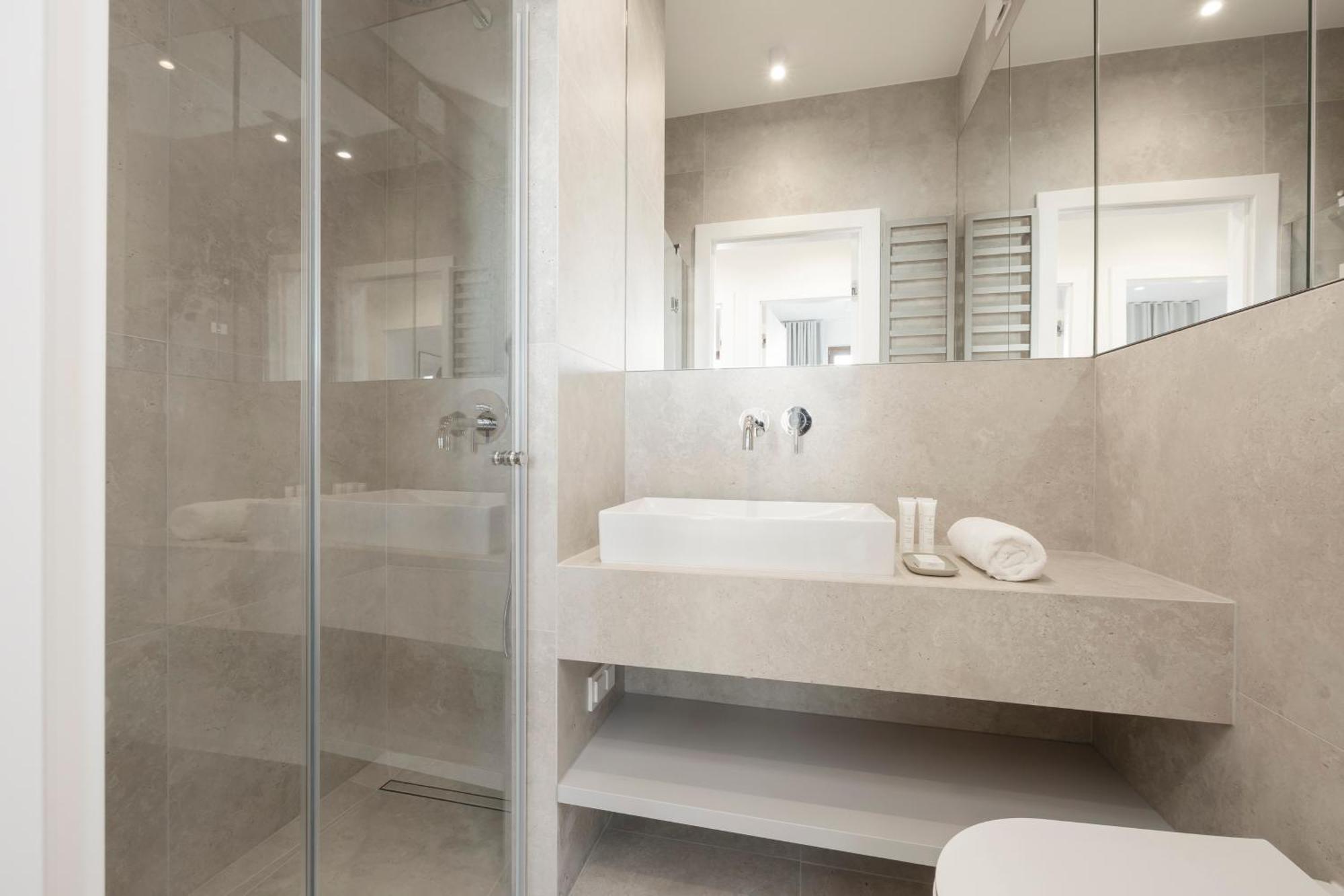 Three-bedroom Mokotow With Balcony By Renters Butas *