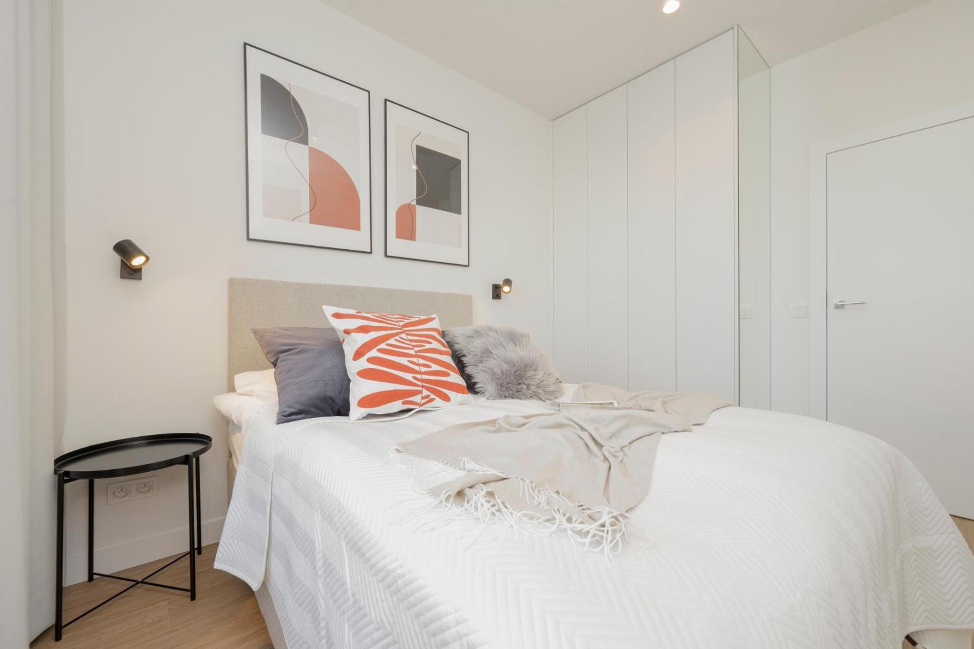 Three-bedroom Mokotow With Balcony By Renters Butas *